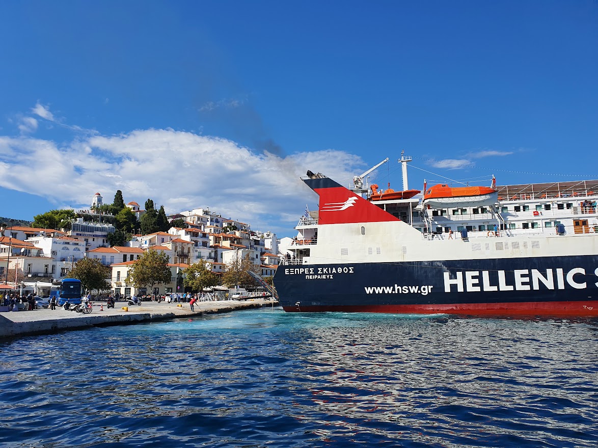 How to get from Alonissos to Skiathos by ferry
