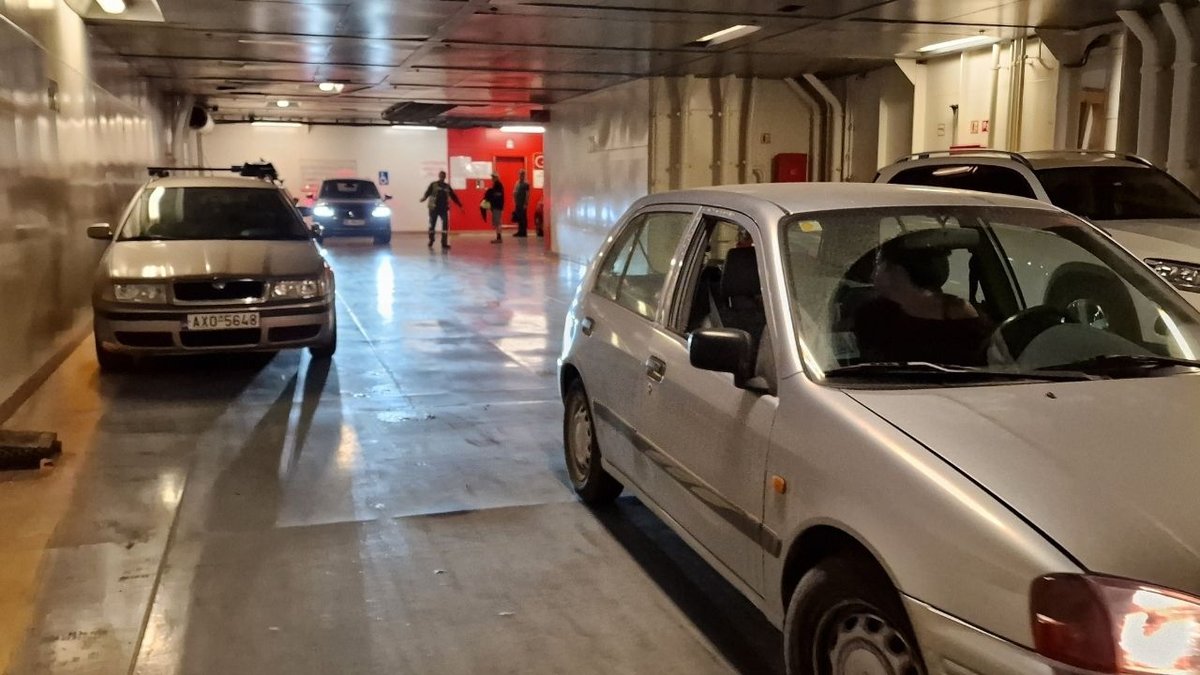 Parking on the Heraklion to Piraeus port ferry
